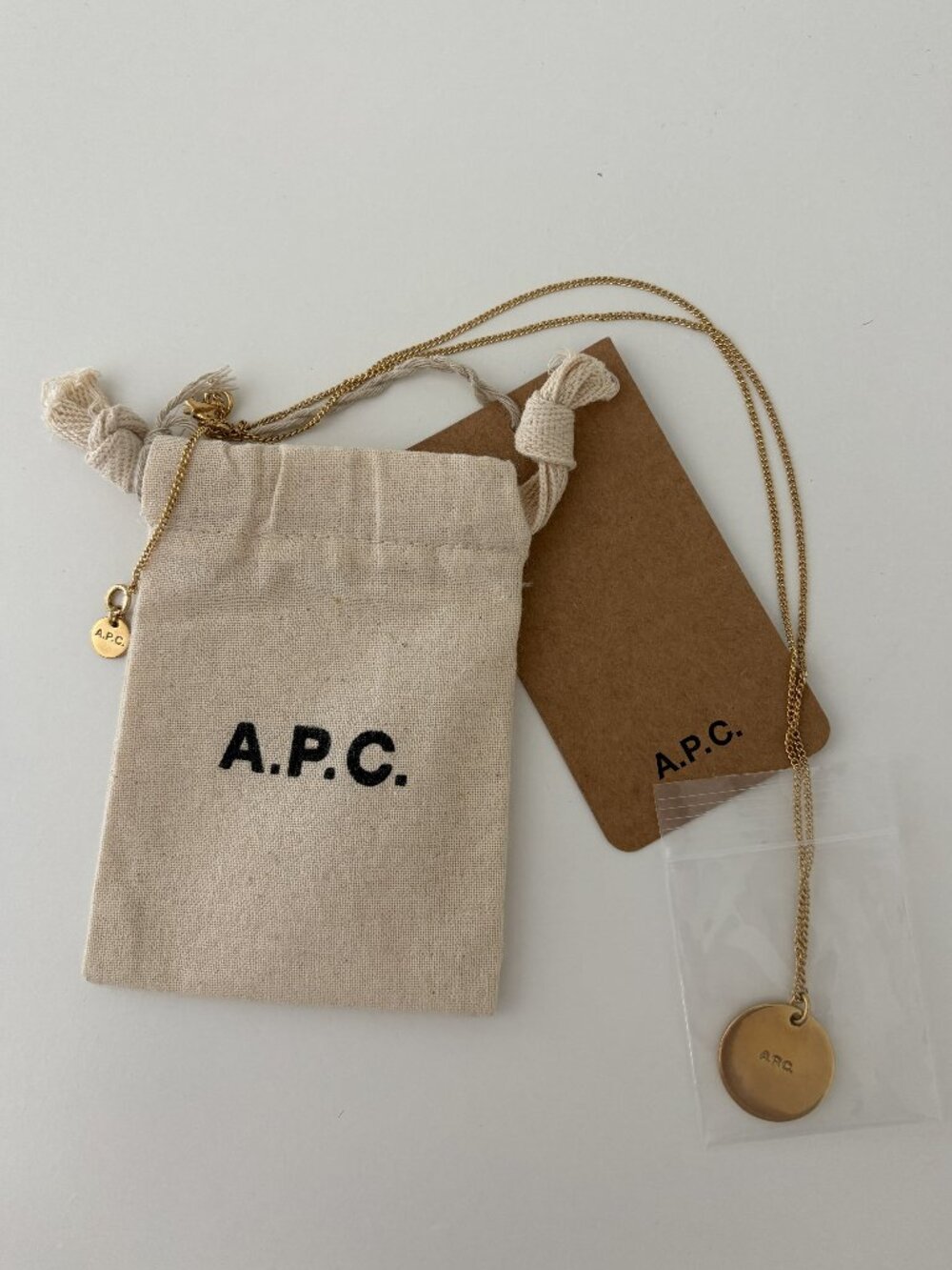 A.P.C. Eloi disc-pendant Necklace